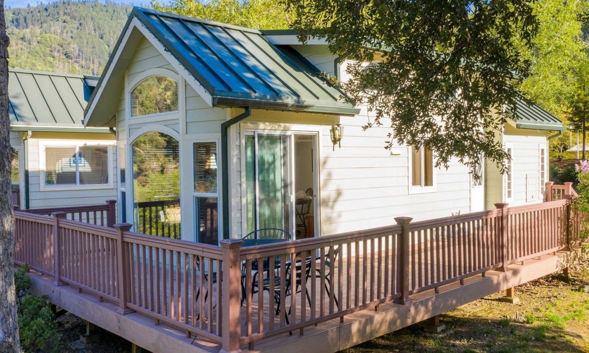 Big Bar House | Elegant Cottage Rental on Banks of Trinity River, California