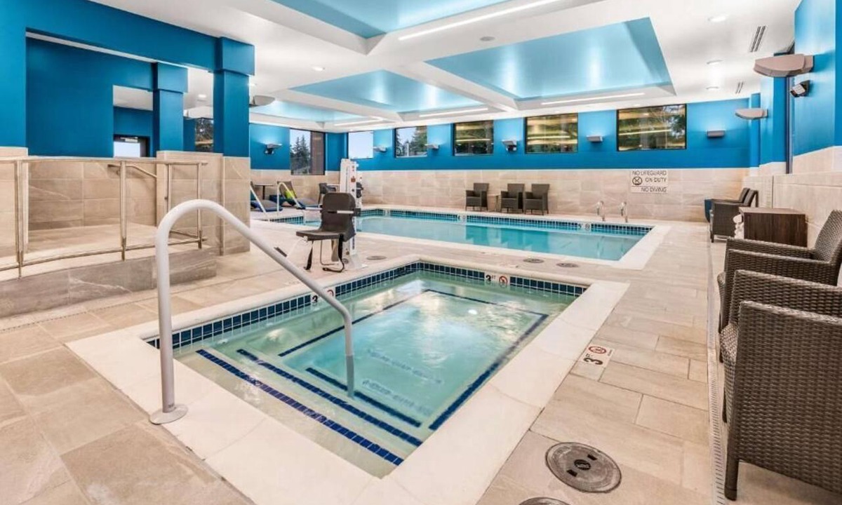 Tigard Hotel | Enjoy Free Parking, Indoor Pool & Breakfast Near Portland Children's Museum!