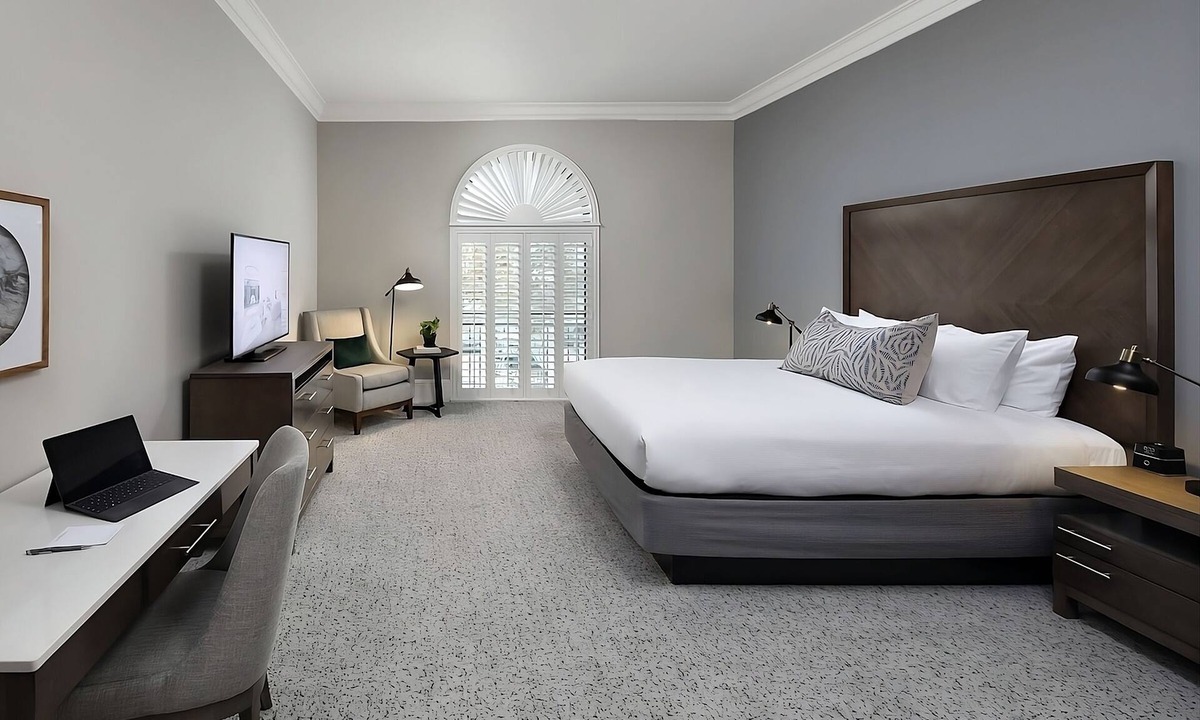 Winters Hotel | Ensuring a Very Comfortable & Memorable Stay! Pets Are Welcome, Free Parking!