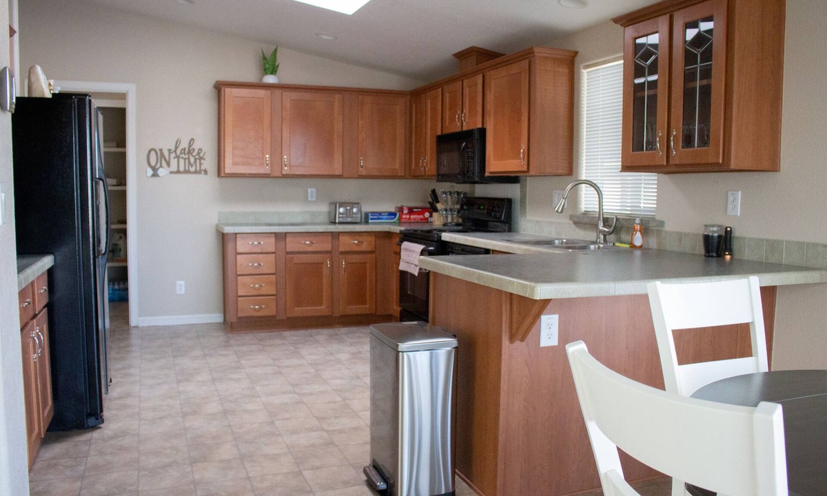 Needles House | Escape to Serenity: Your Private Lake House in a Gated Community