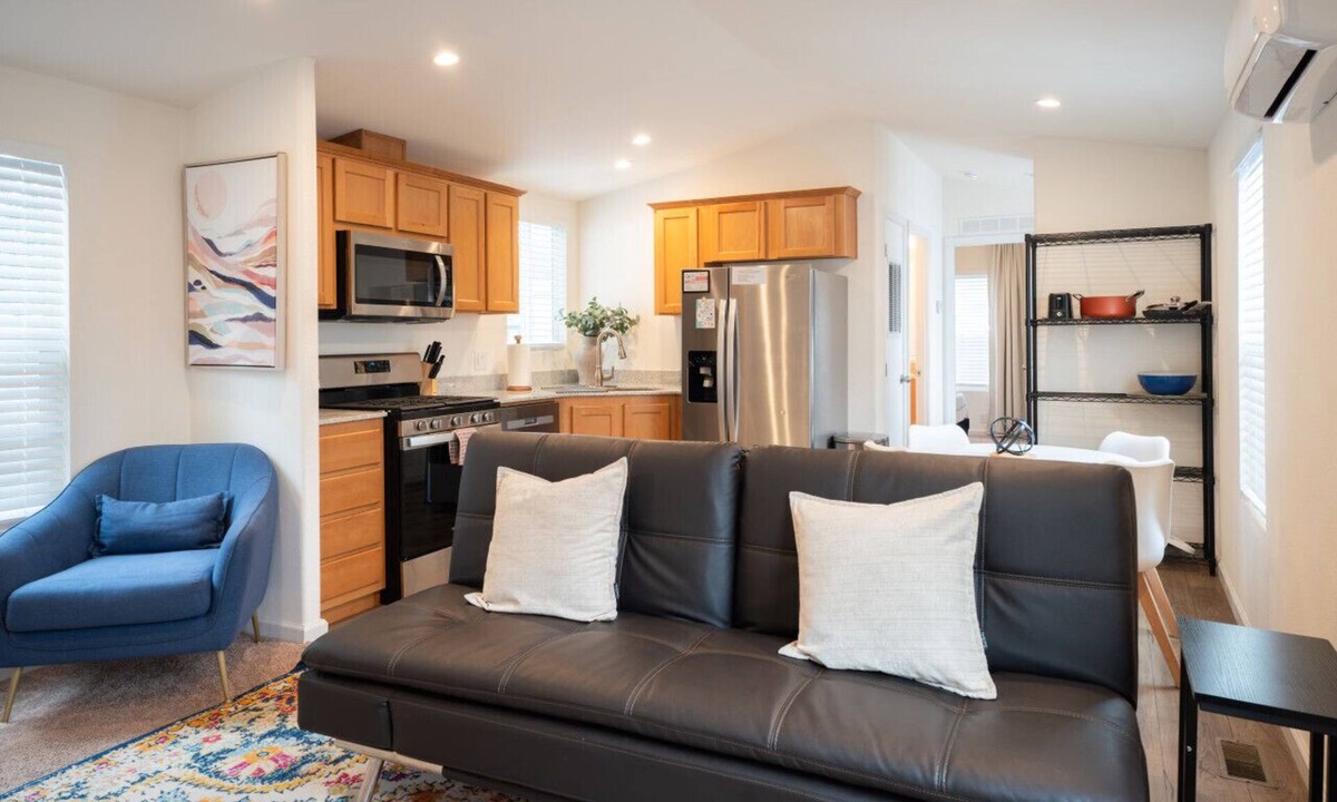 San Luis Obispo House | Eucalyptus House near downtown
