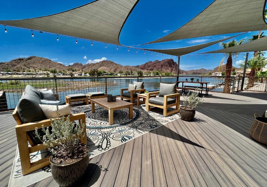 Parker Strip House | Everything & More at River Front 95! Dock, Bar