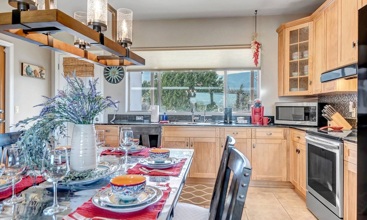 Cottonwood House | Experience luxury at Cottonwood Siesta Ridge View, a spacious 3-bedroom retreat.