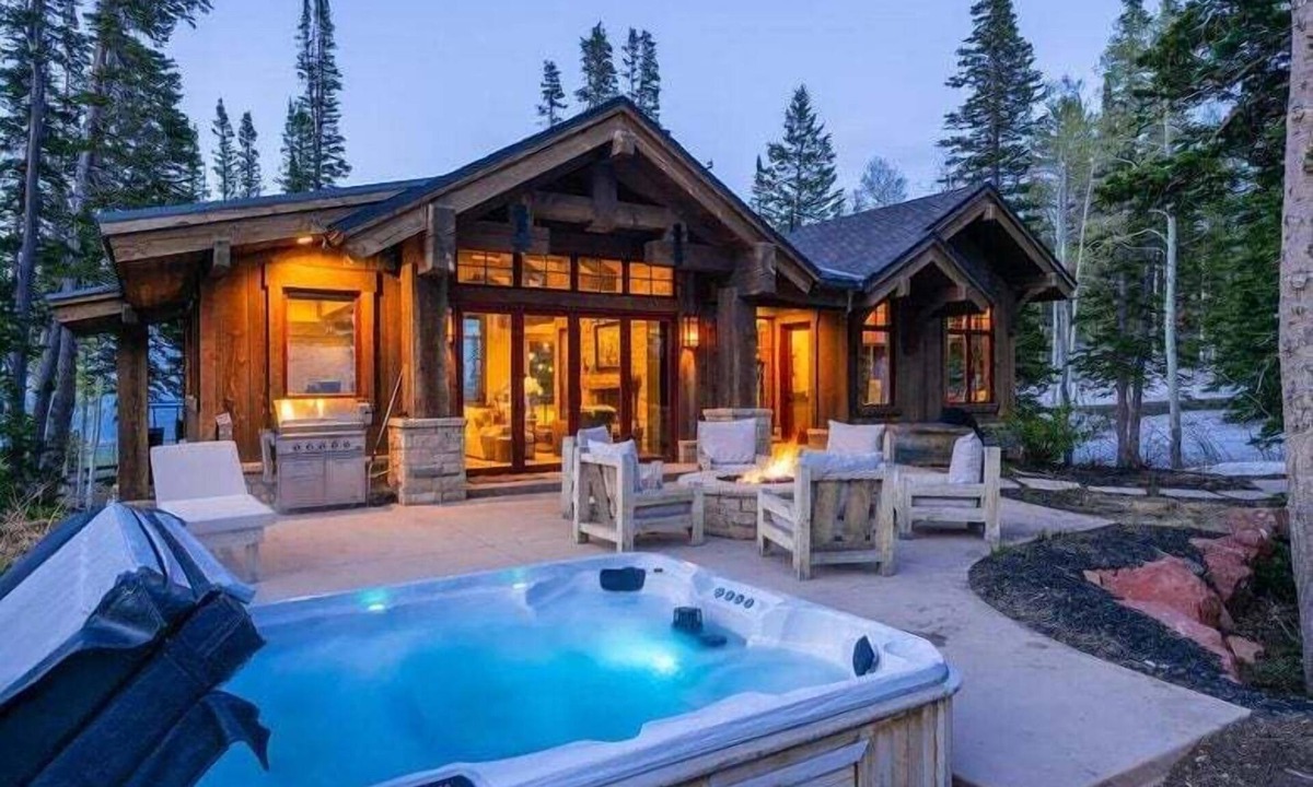 Park City Ski Chalet | Experience luxury at Lazy Day Chalet, a 3-bedroom ski-in/ski-out retreat in Park City.