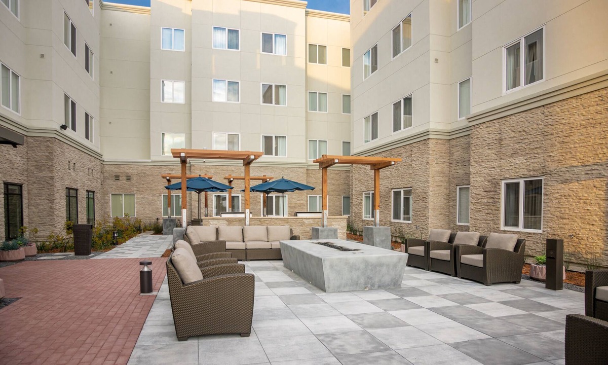 Alviso Hotel | Fairfield Inn & Suites - King
