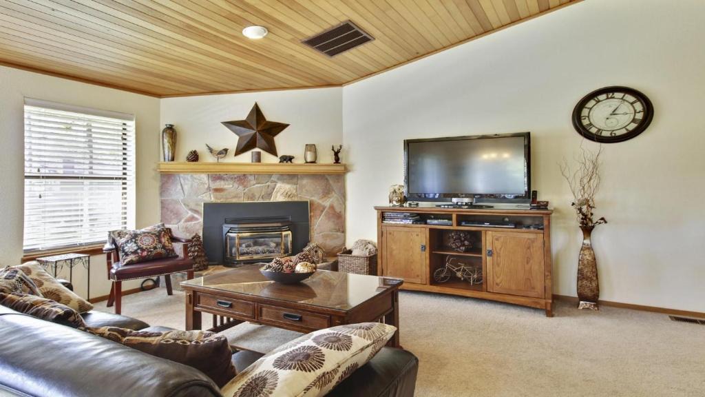 Sunriver House | Fairway Village 12