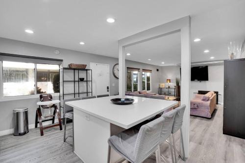 Lyon Street House | Family 4BR Home 15 min to Disneyland & Beach