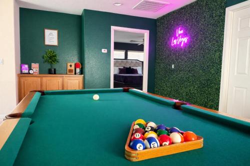 Enterprise House | Family Friendly 3BR w Game Lounge & Garage 10 Min to Strip