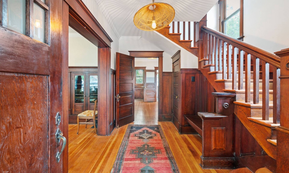 Downtown Vancouver House | Family Friendly Home in the Heart of Downtown