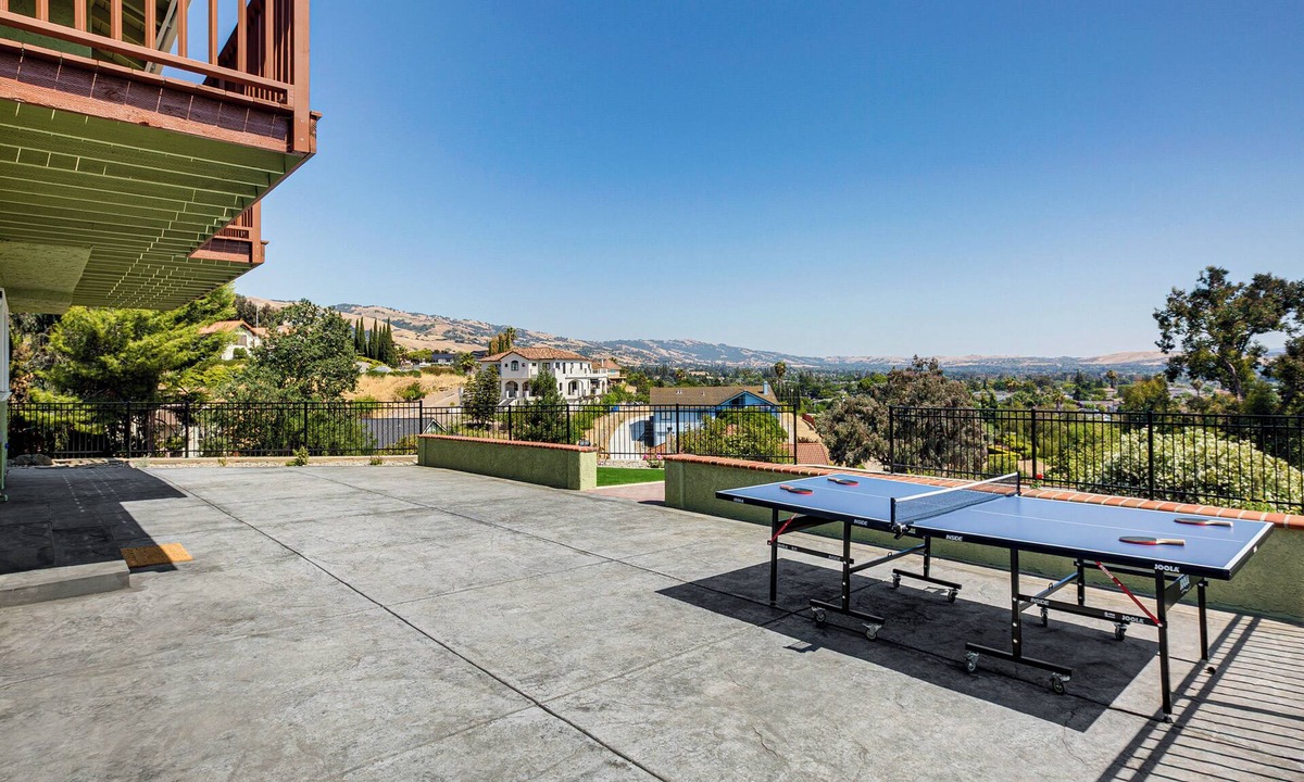 East San Jose House | Family-Friendly San Jose Base Near Levi’s Stadium!