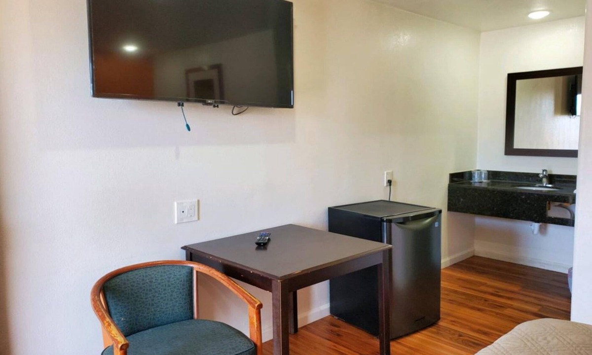 Oakland Hotel | Family-Friendly Room Near Oakland Coliseum – Explore Local Fun!