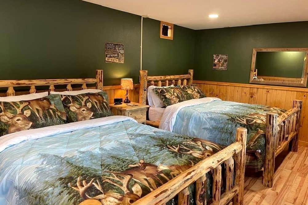 Thompson Falls Cabin | Family-Friendly Cabin Suite Rental near Thompson Falls, Montana