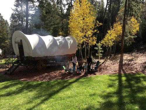 Alton House | Family-Friendly Wagon Perfect for a Unique Glamping Experience in Utah