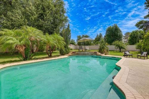 Avondale House | Family & Pet Friendly! Desert Oasis in Avondale