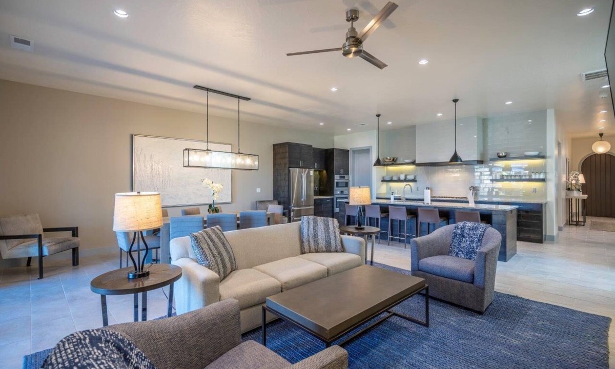 Santa Clara House | Family Poolside Villa | Private Hot Tub | Steps to Pool | Arcadia #5