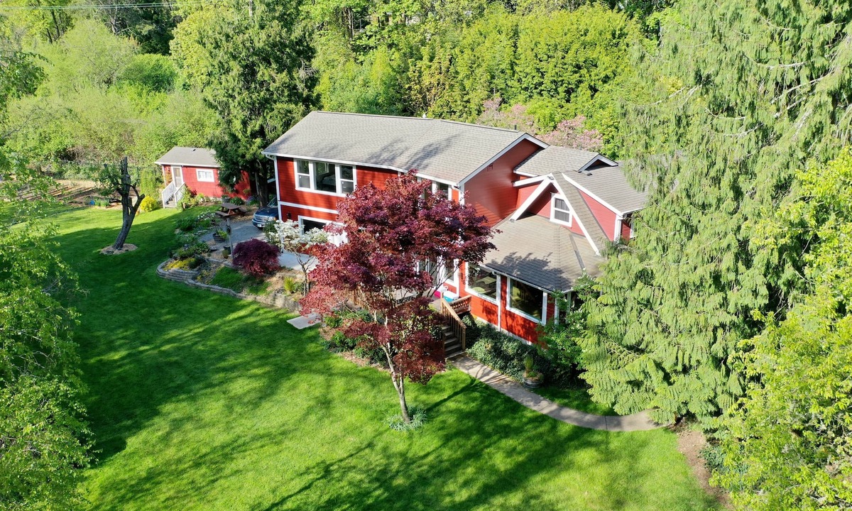 Gresham House | Farmhouse & Creekside Get-Away on hidden acreage in historical downtown Gresham.