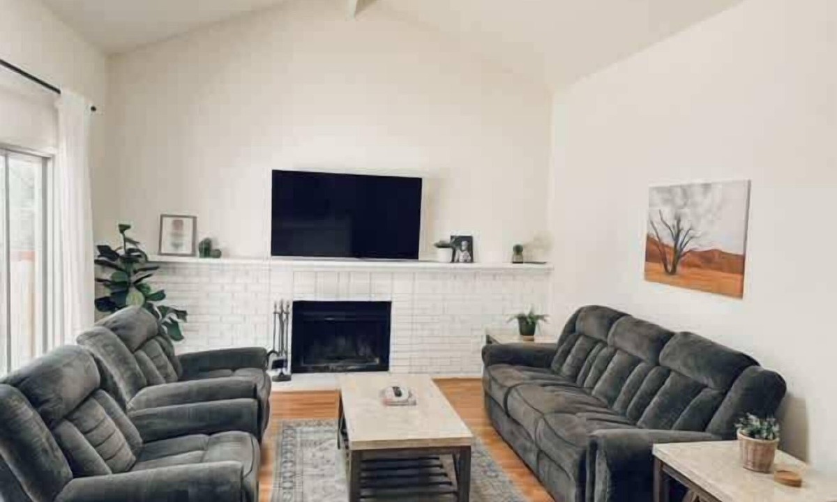 Northwest Reno House | Fireplace + Minutes Drive to Downtown Reno | 4BR Home