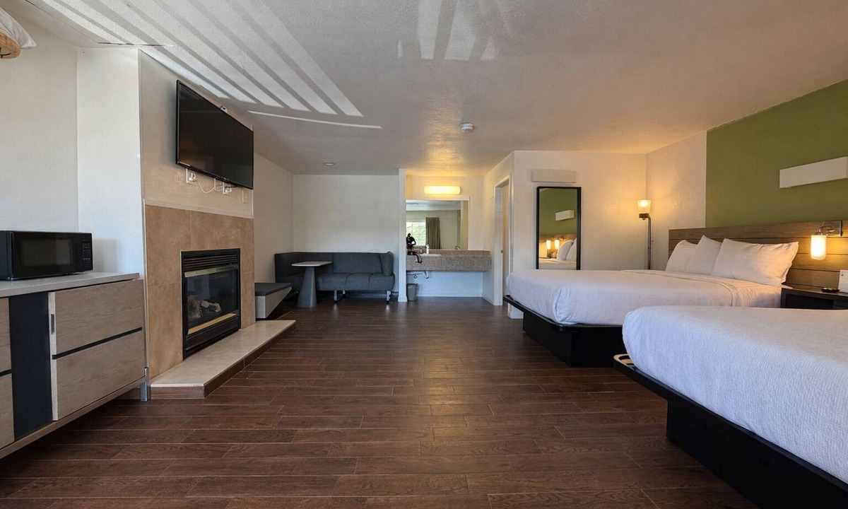 Munras Avenue Hotel | Fisherman's Cove Inn