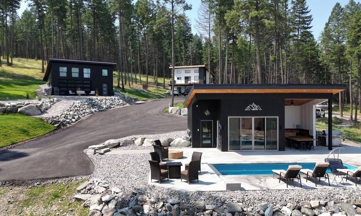 Lakeside House | Flathead Lake Luxury Lodging: Lake Views,Pool,Hot tub, Gym