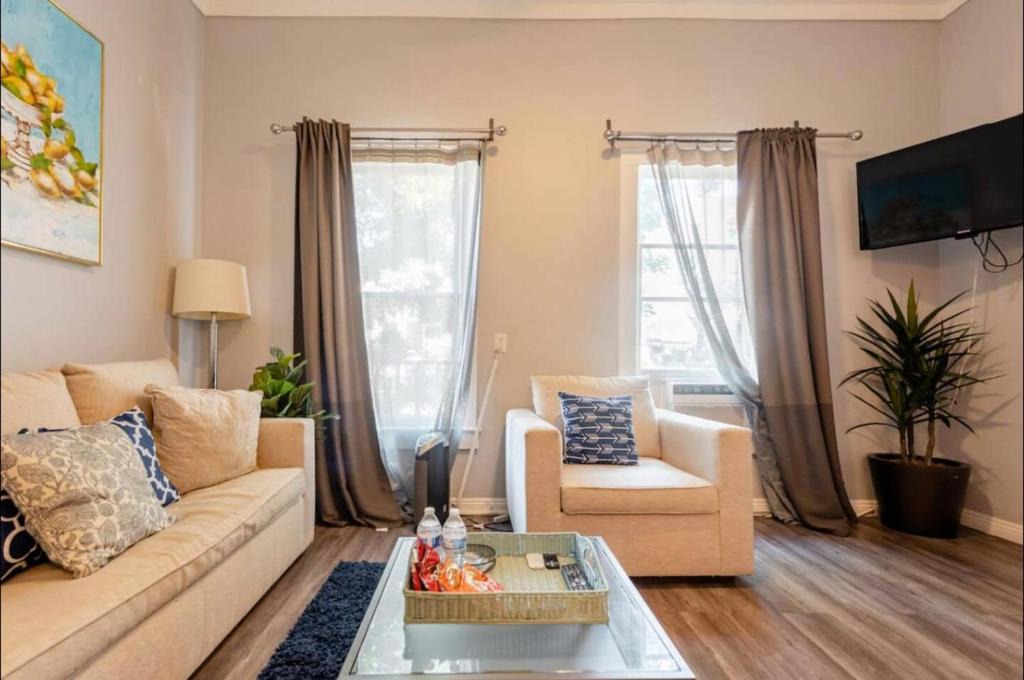 Pacific Terrace Hotel | Free Parking Cozy 1BR in Gaslamp Conv Center
