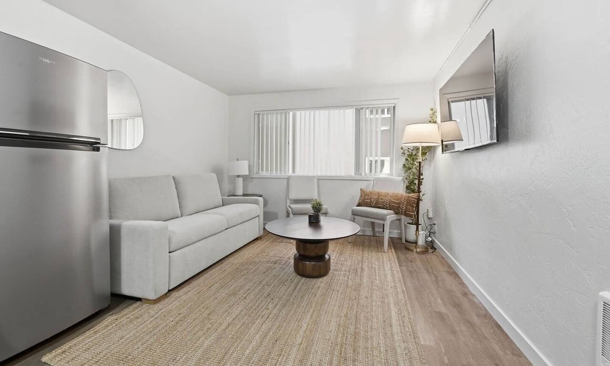 Amazon Condo | Fresh Remodel Near UO & Hayward Field