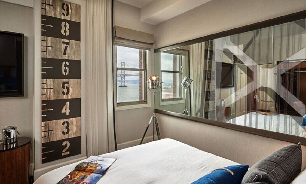 South Beach Hotel | Full Bed Cityscape w/Breakfast| Onsite Sushi Dining| 3-Min Drive to Oracle Park
