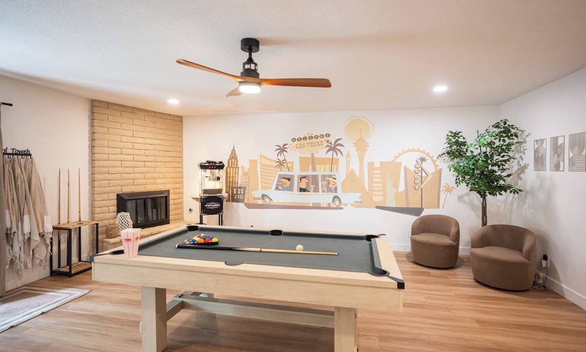 Chinatown House | Fun 4bed pool home next to strip!