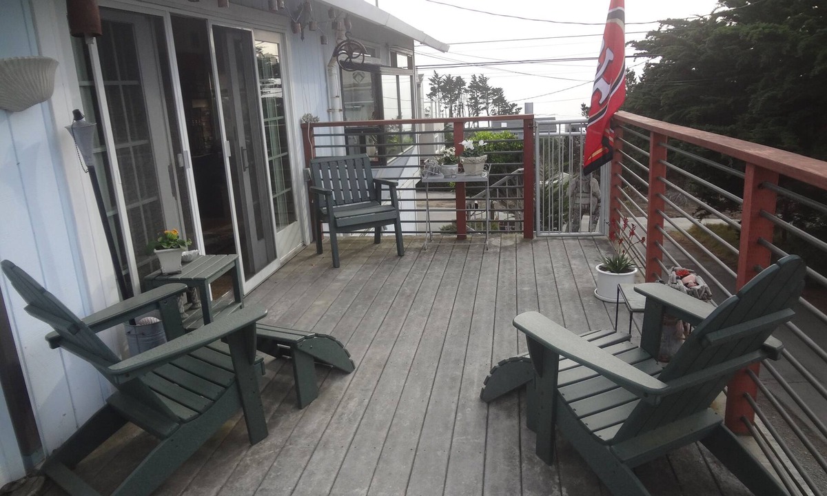 Moss Beach House | Furnished Executive Level Beach House