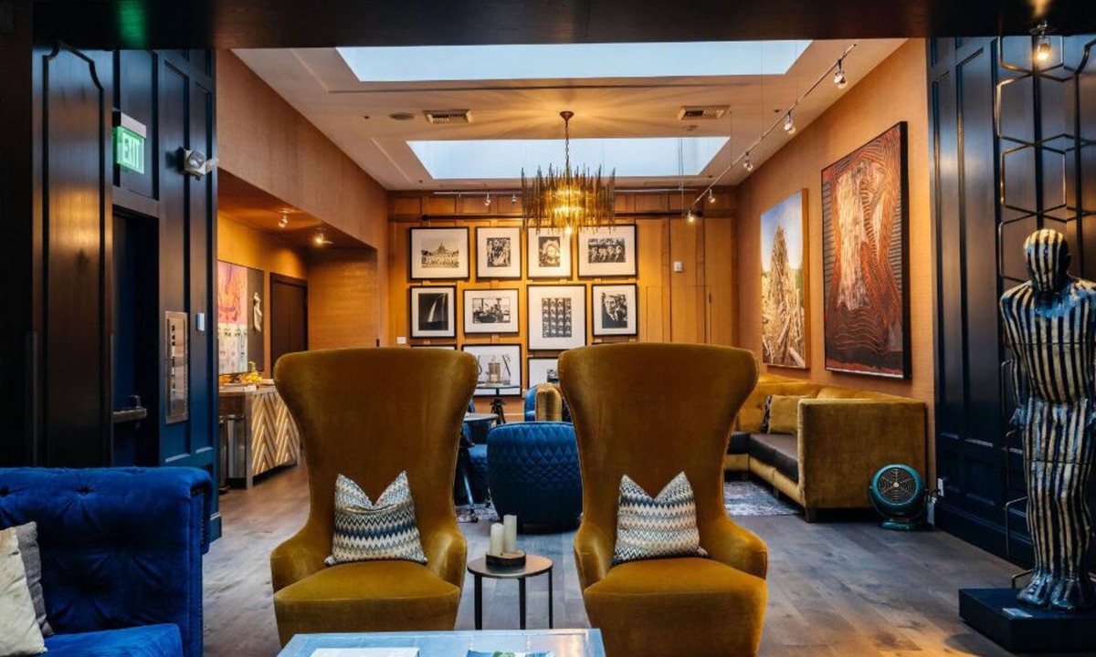 Old Town Chinatown Hotel | Gallery Suite | Vibrant Locale + Artistic Touches