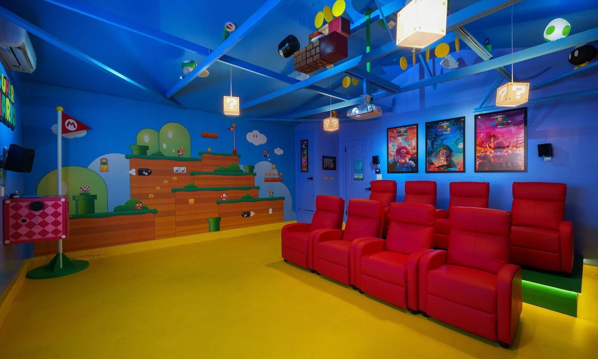 Fullerton House | 🕹️🎬🏎️👾Gamers Getaway: Arcade ,Theater, Racing, And More!
