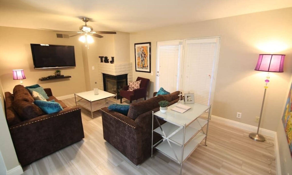 Chinatown Condo | Gannet ·- Adorable Condo By Strip- Restaurants,Shopping