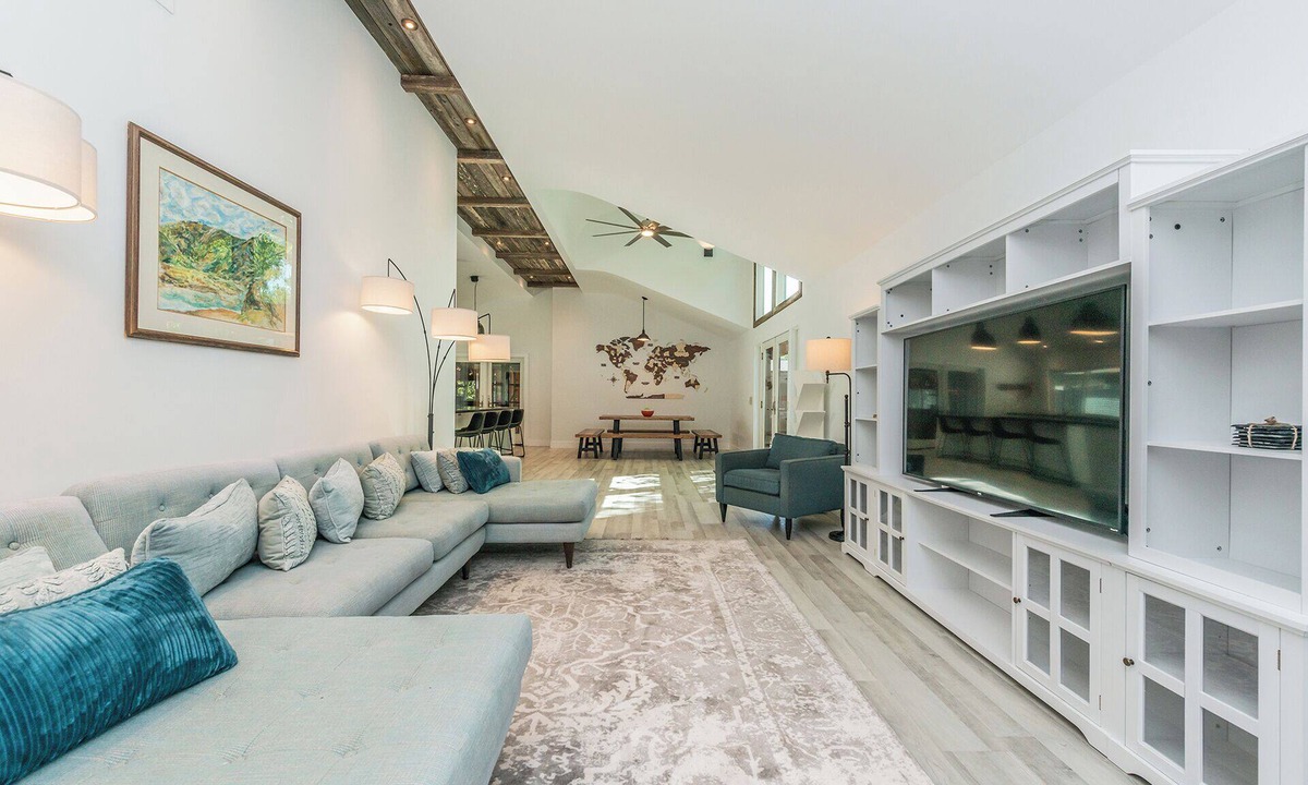 Graton House | Gated 5BR Wine Country Compound w/Guest House - Walk to Downtown Graton