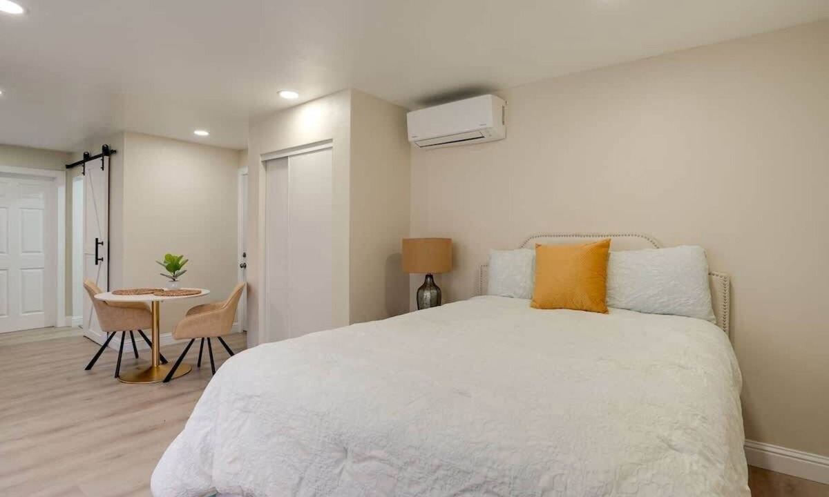 Longfellow Apartment | Gem Studio near SF! 5min to BART and UCSF Benioff