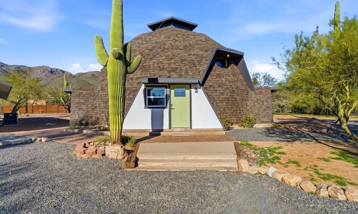 Tanque Verde House | Geodesic Dome Retreat Under the Stars