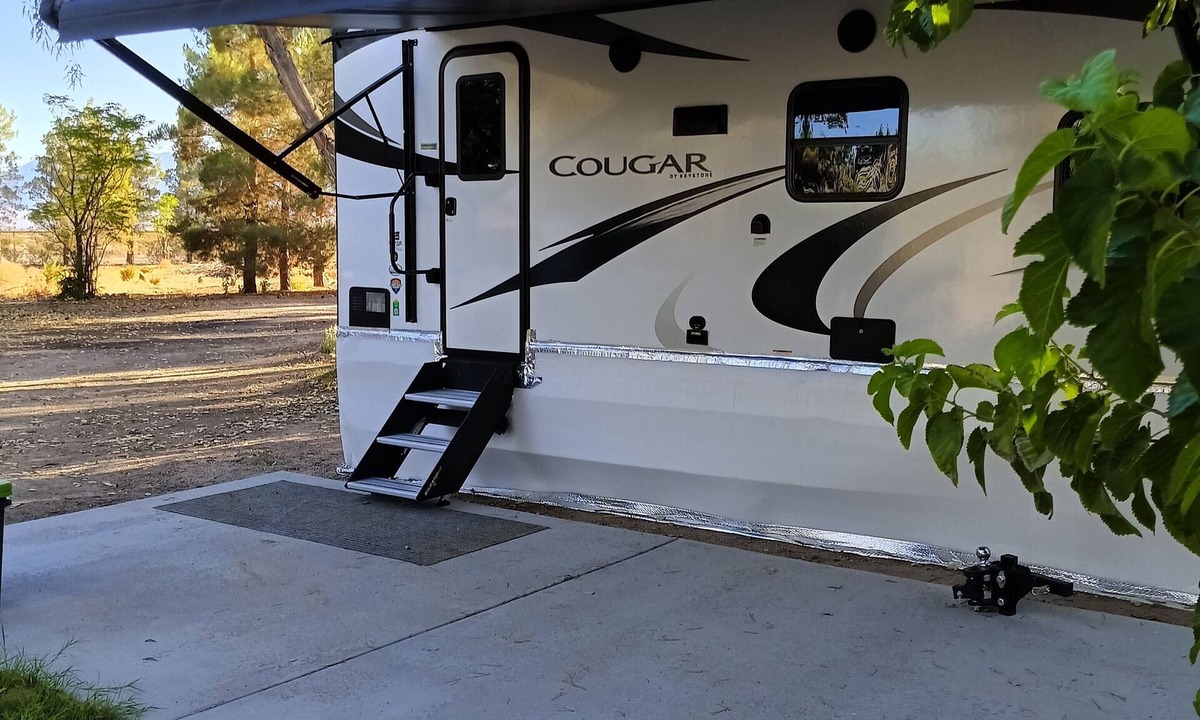 Death Valley Junction House | Glamorous camping in a beautiful like new 24' Cougar near Death Valley.