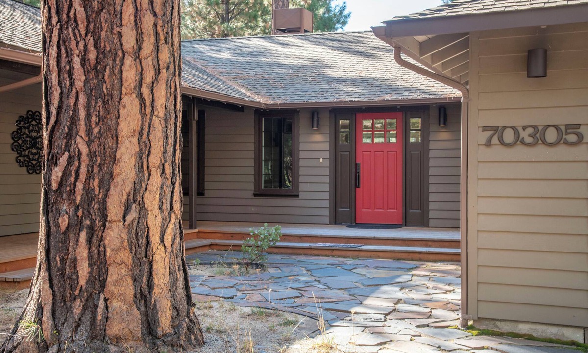 Black Butte Ranch House | GM276 | Lovely Executive home with views of Glaze Meadow's 10th Fairway!