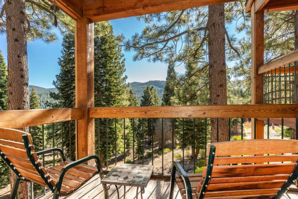 Truckee House | Gold Bend by Tahoe Mountain Properties