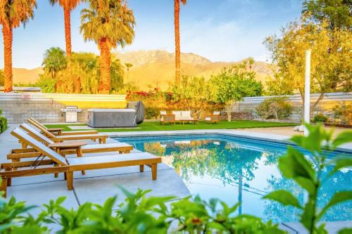 Palm Springs House | Golden Age Retreat with pool and hot tub