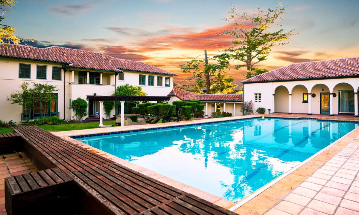 East Foothills Villa | Golden-Era Lux Estate 8BR Villa & Garden Suite