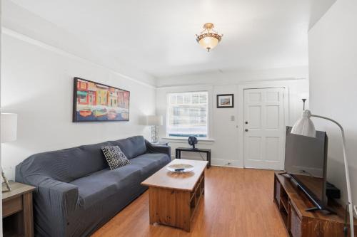 Golden Hill Apartment | Golden Hill 1 bedrooms