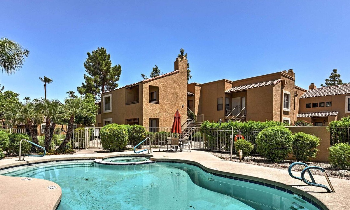 Central Scottsdale Condo | Golf, Shop & Hike: Scottsdale Resort Condo!