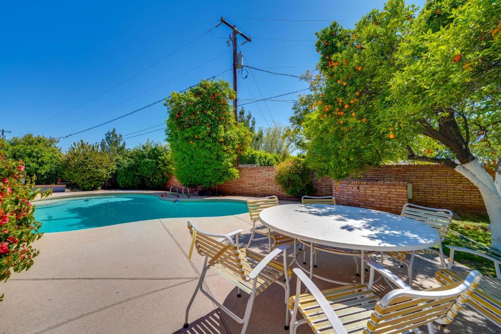 Arcadia Apartment | Golf, Swim & Grill Out: Phoenix Gem 10 Mi to Dtwn