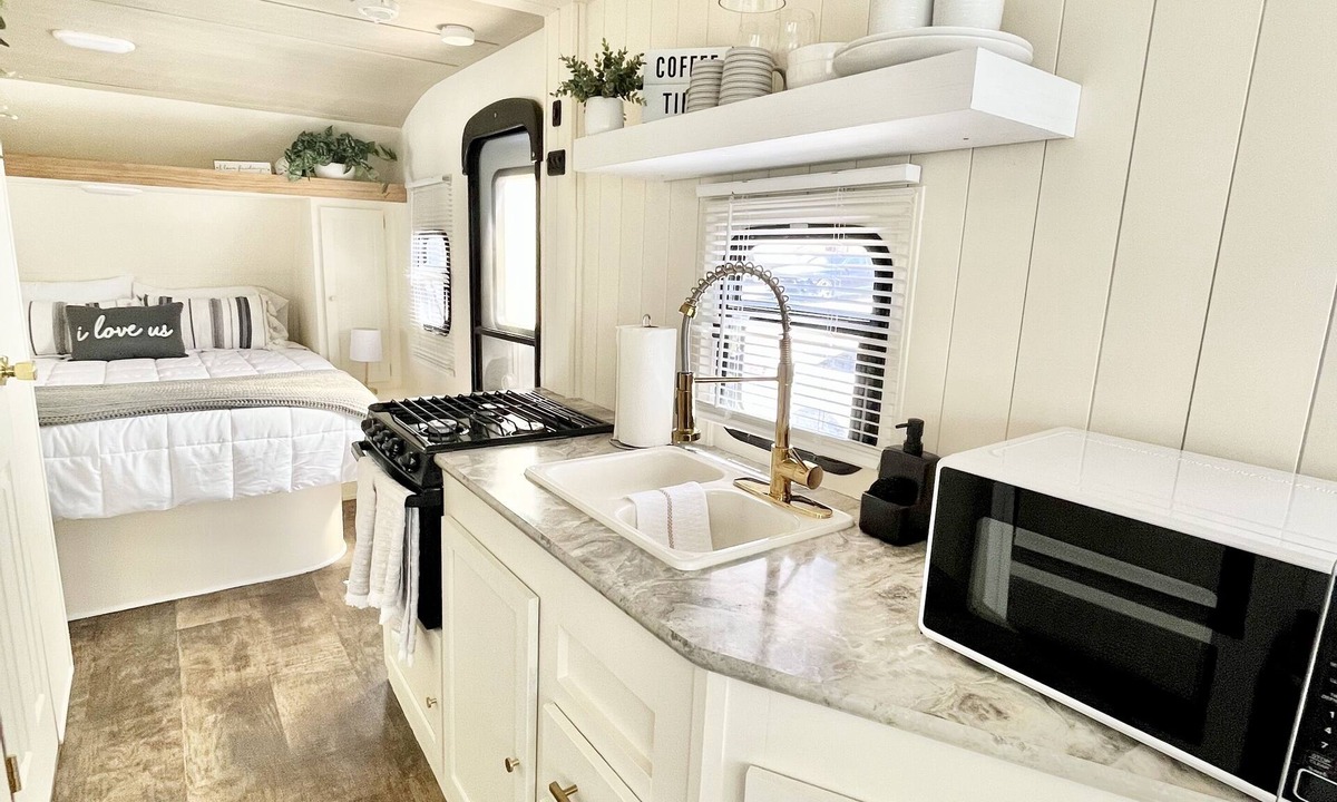 Leeds House | Gorgeous Glamper near Zion National Park! #23