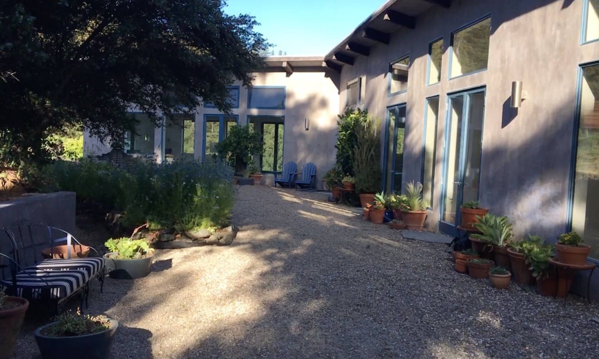 Big Sur House | Gorgeous modern home with ocean and mountain views in the heart of Big Sur