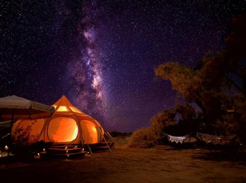Wonder Valley House | Gorgeous Yurt with Tank Pool, Fire Pit and Barbecue in Wonder Valley, California
