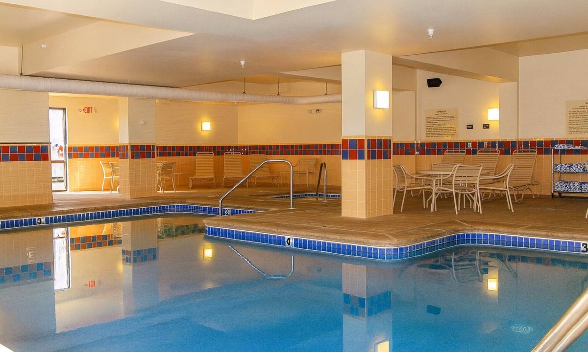 Kingman Hotel | Grand Canyon Kingman Stay w/Indoor Pool Access & Close to Downtown