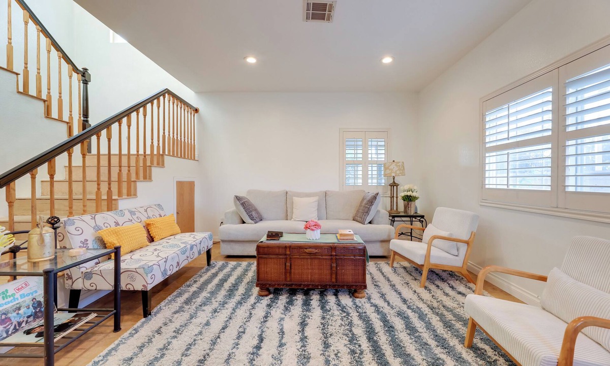 Bellflower House | Great Location & Free Extras! Bellflower Stay