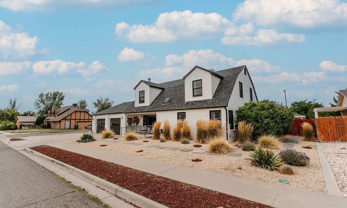 Grand Junction House | Group Base Camp - Sleeps 15+, 2x Game Rooms, Hot Tub