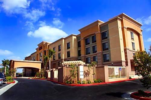 Seal Beach Hotel | Hampton Inn & Suites Seal Beach