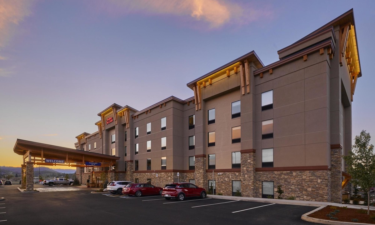 Roseburg Hotel | Hampton Inn & Suites Roseburg